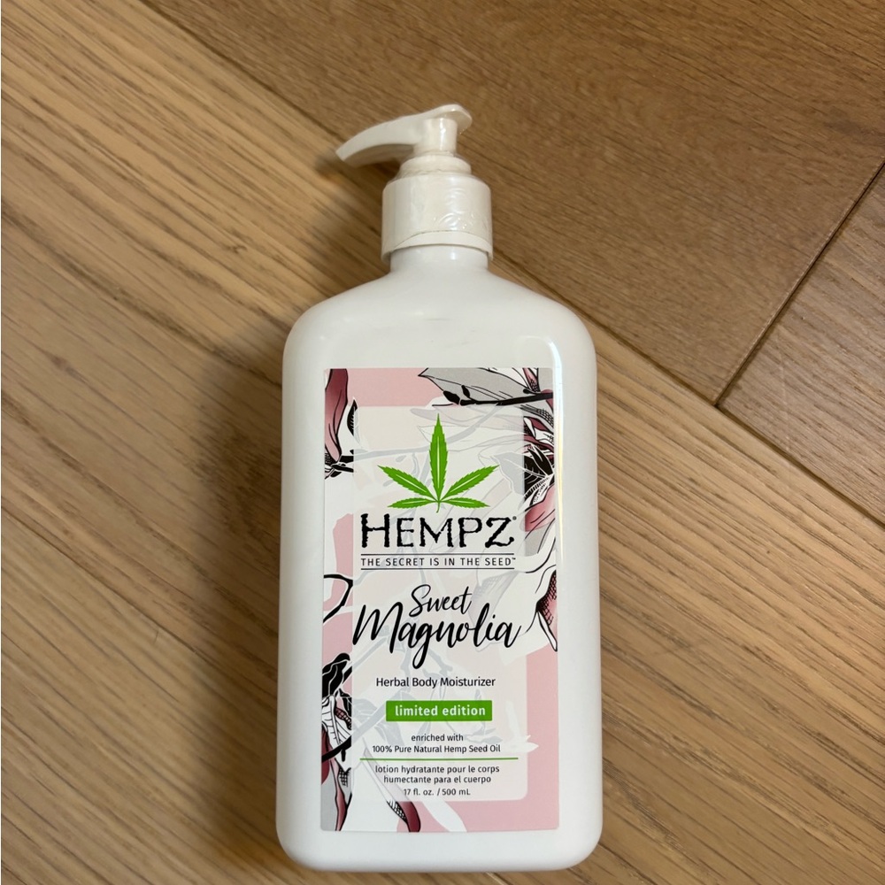 Hempz Sweet Magnolia Herbal Body Moisturizer Lotion 17oz Limited Edition
